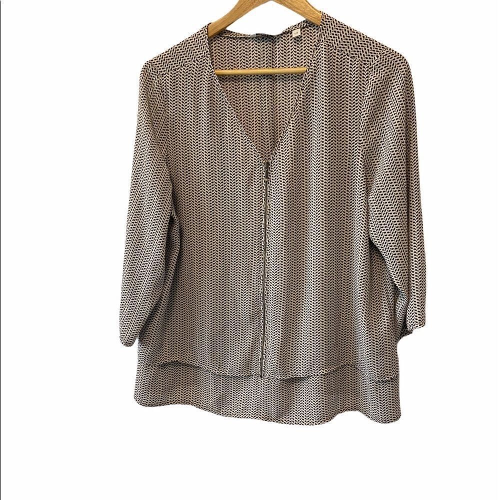 REITMANS Black&White Printed Zipper Loose Fit Top